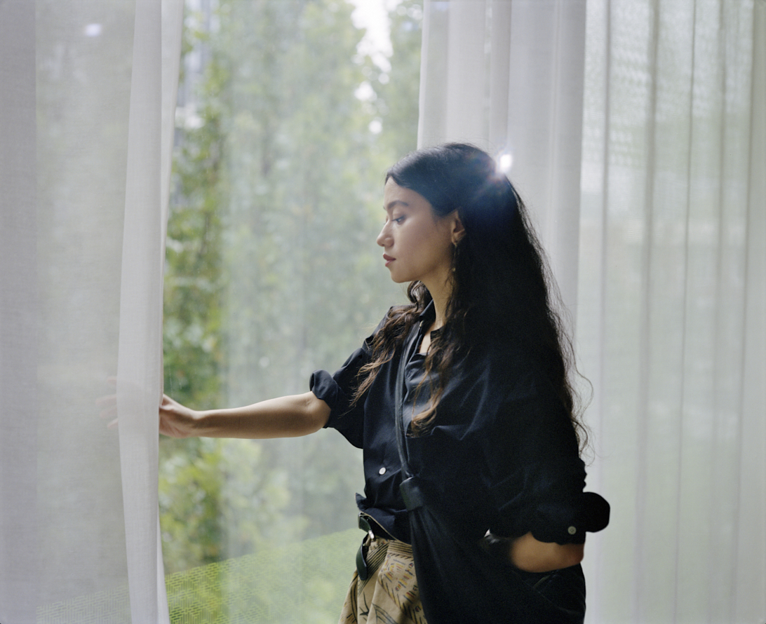 https://liushuwei.com/files/gimgs/55_liu-shuwei-sarah-lin-tran-t-magazine-1.jpg